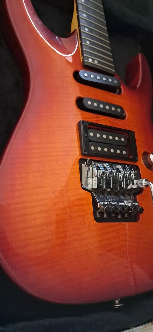 Rara Guitarra Superstrato SSH Bill Lawrence (USA) com Floyd Rose