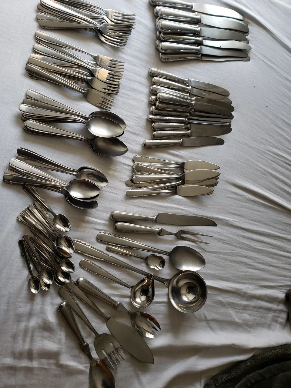 Conjunto de talheres antigos para refeições