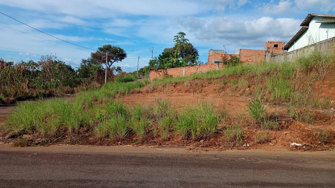 Lote de Esquina à Venda no Residencial Jardim do Lago - Luzimangues