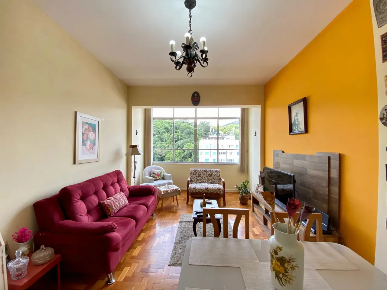 Apartamento à venda em Petrópolis / RJ, na Rua 16 de Março, 3 quartos com vista para o cen