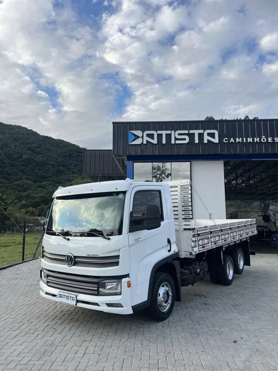  Vw 13-180 Delivery 2023 - Carroceria de 5.75