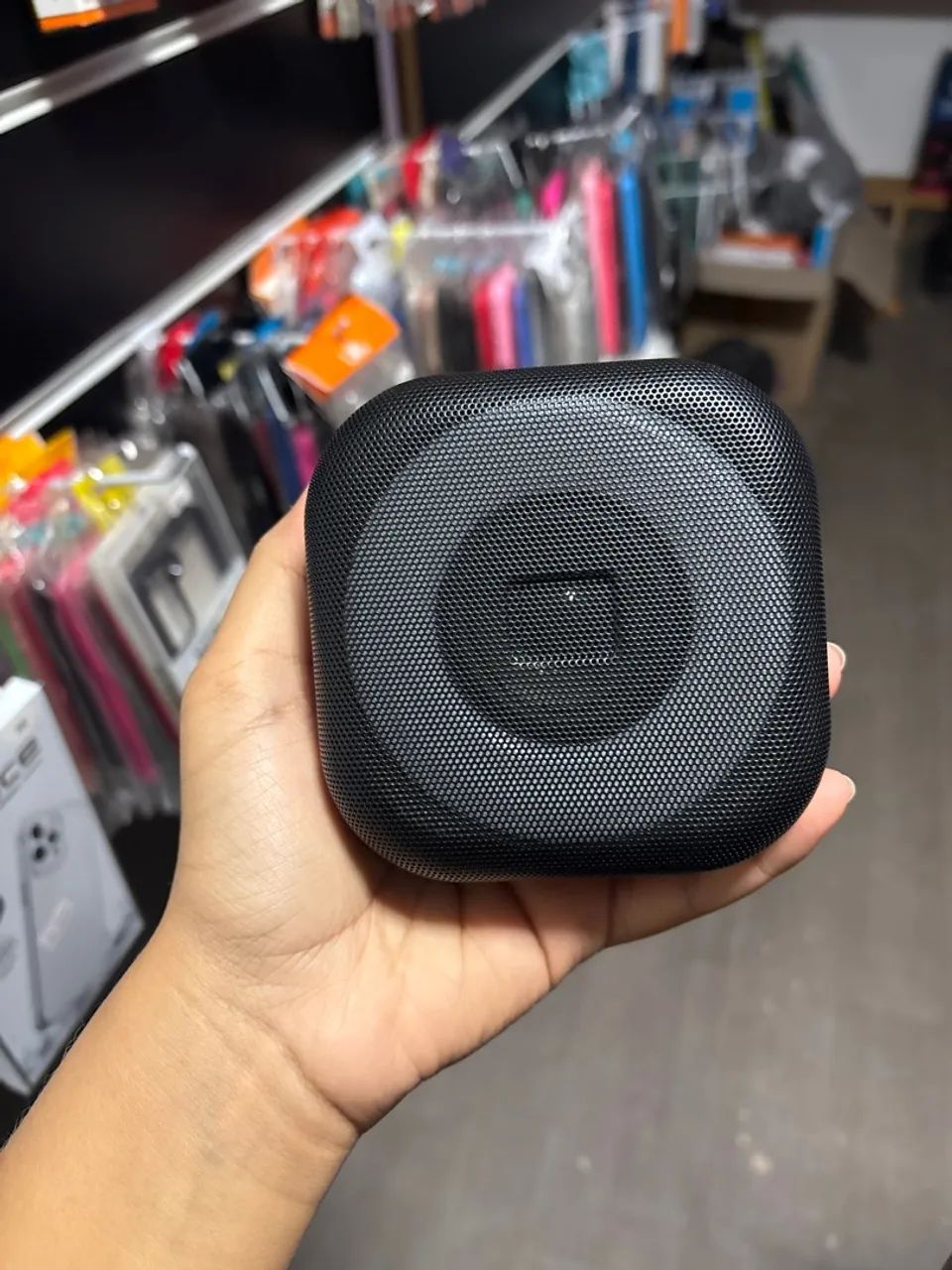Caixa de som portátil Bluetooth Preta