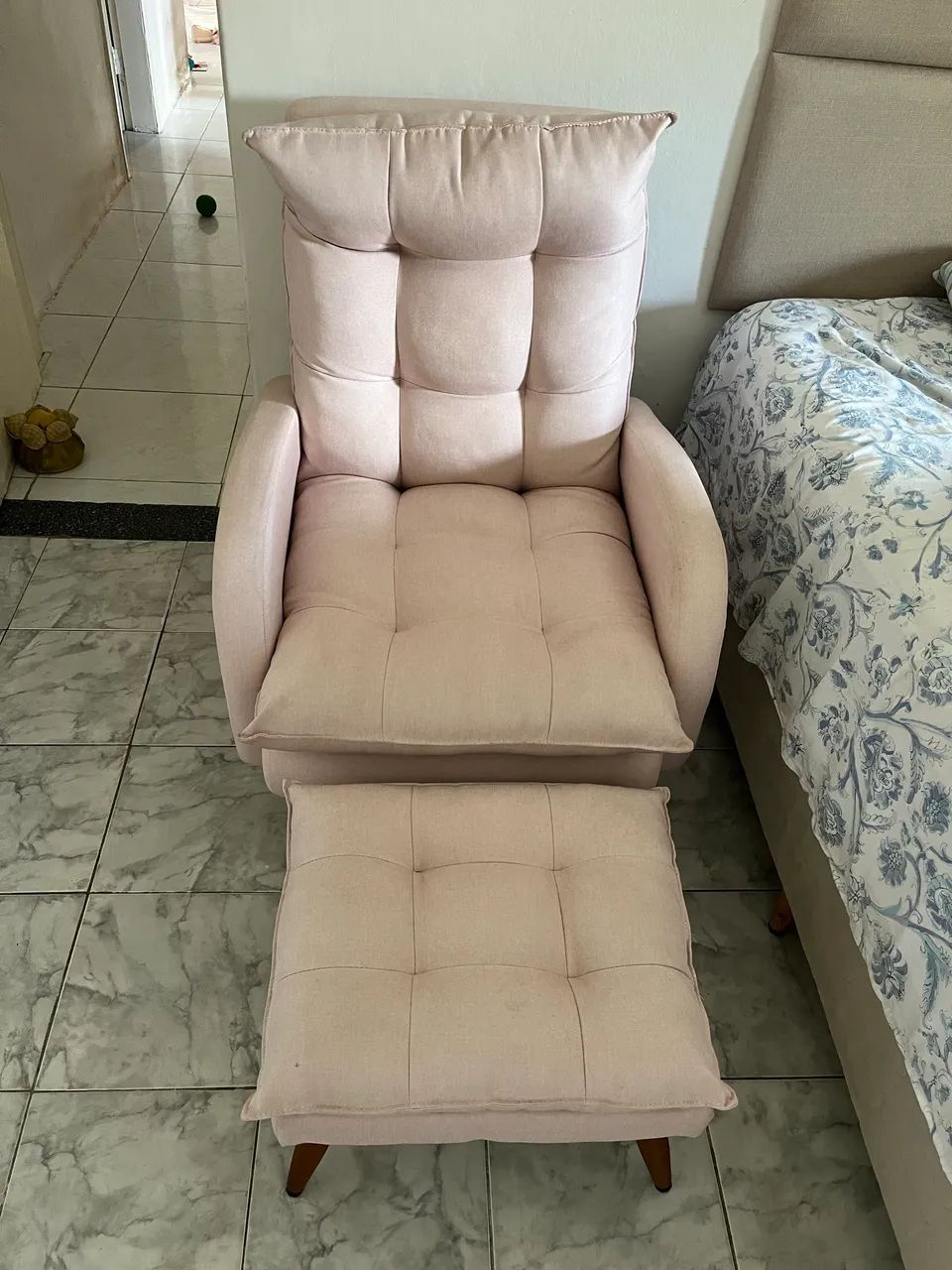 Poltrona Amamentação Clarice Rosé com Puff - Foto 4