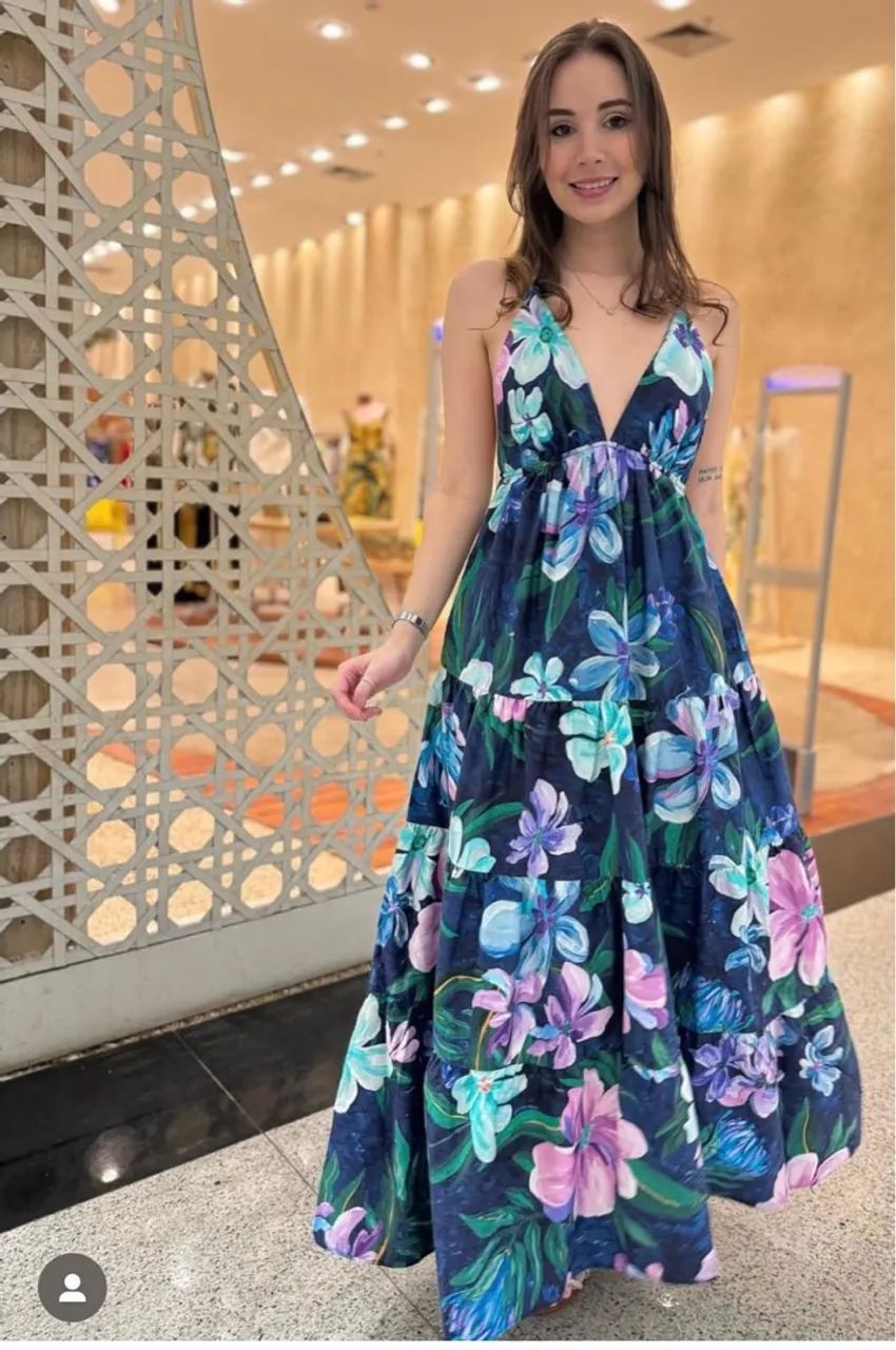Vestido longo floral com decote em V - Foto 2