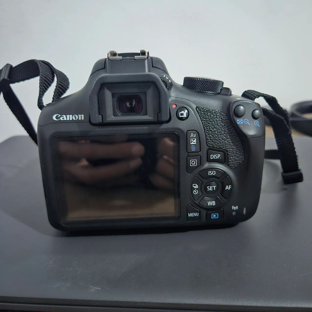 Câmera Canon DSLR T6