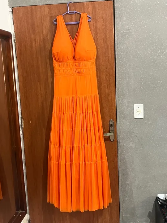 Vestido laranja em tule