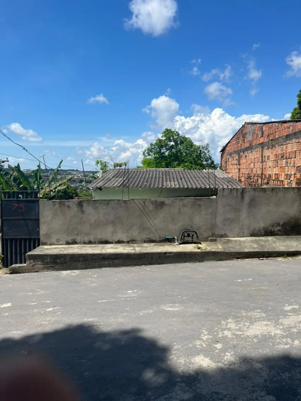 CASA EM TANCREDO NEVES