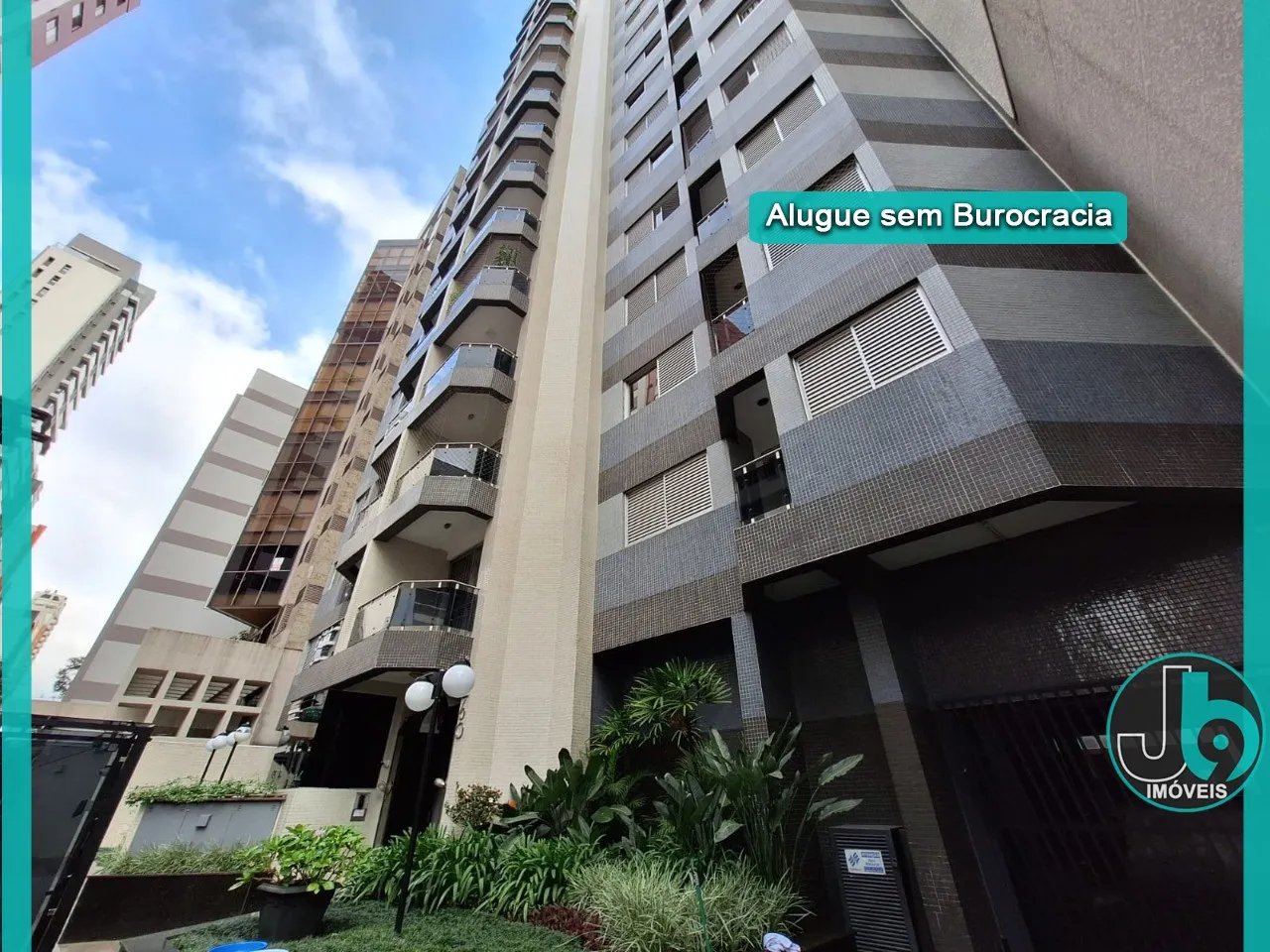 Apartamento com 240m² para alugar no Centro de Curitiba com 3 Quartos, 2 Suítes, 5 Salas,