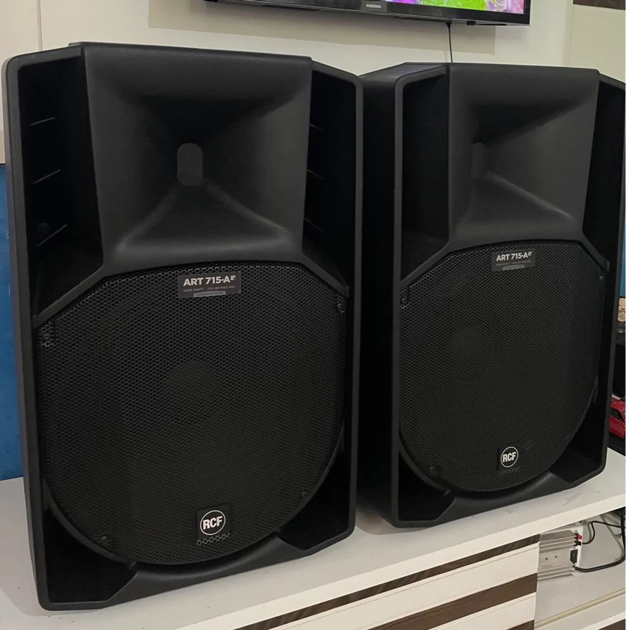 Caixa de Som RCF ART 715-A - Par