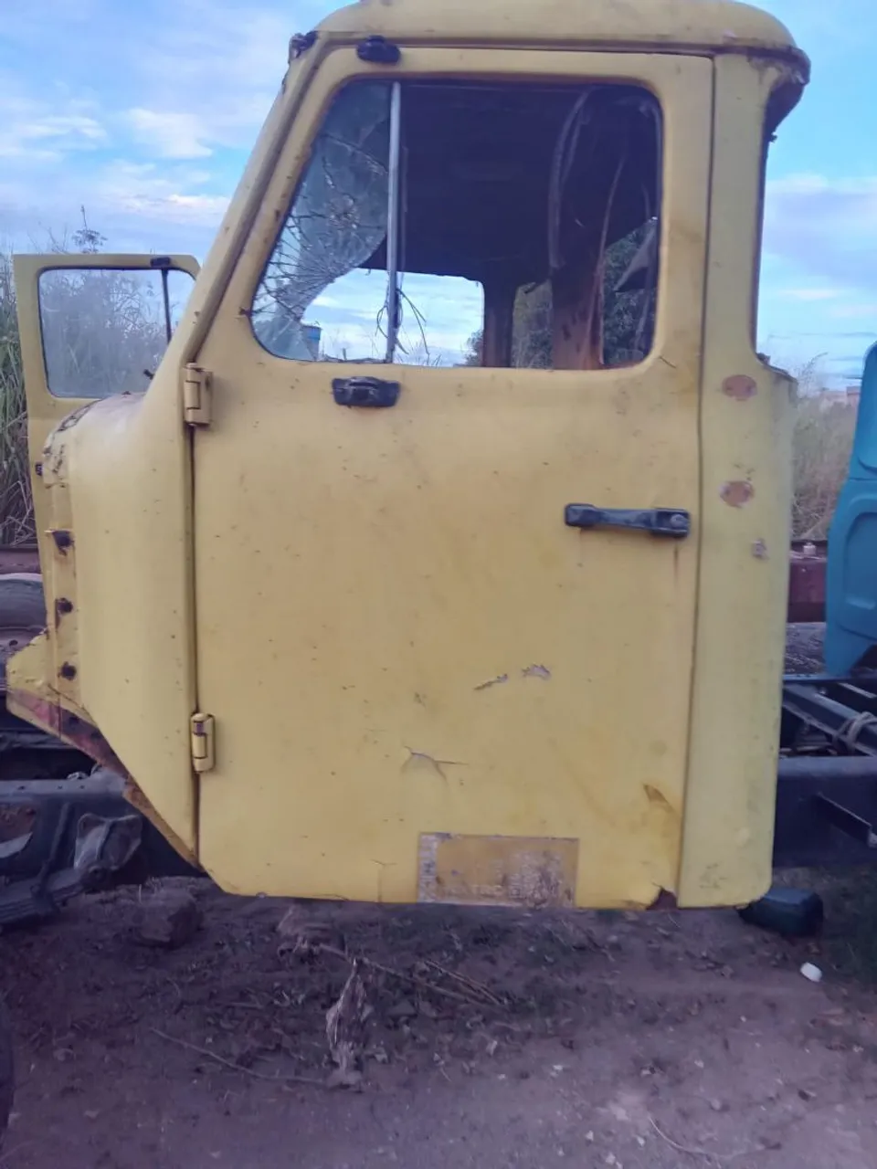 Cabine Scania 110 cabeça de macaco