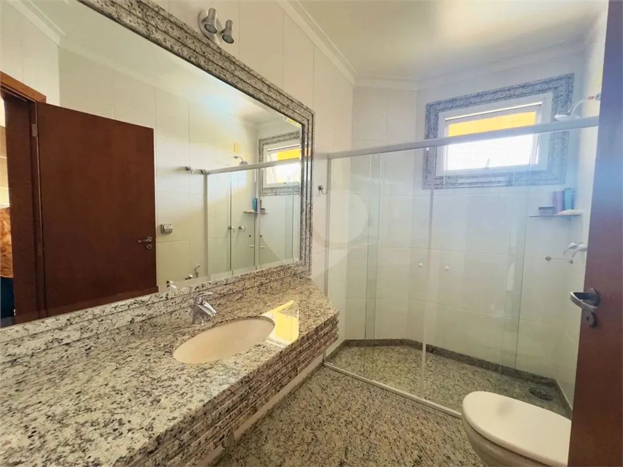 Casa à venda ou para alugar com 4 quartos, sendo 3 suítes, no condomínio Village Vert, Sor - Foto 11