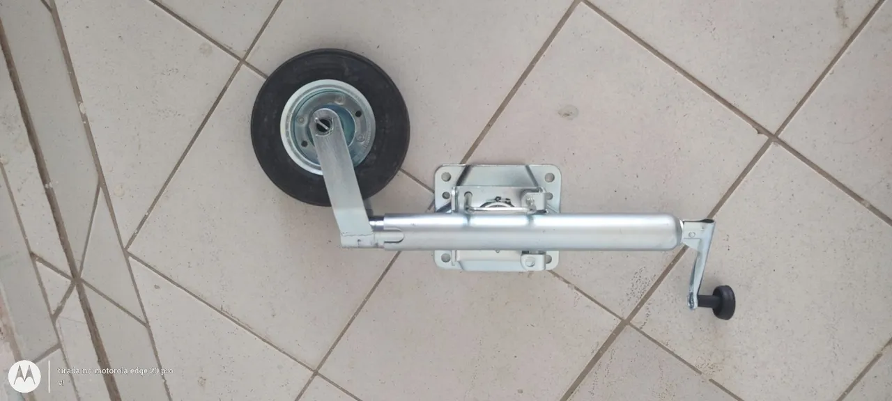 Roda de apoio para reboque