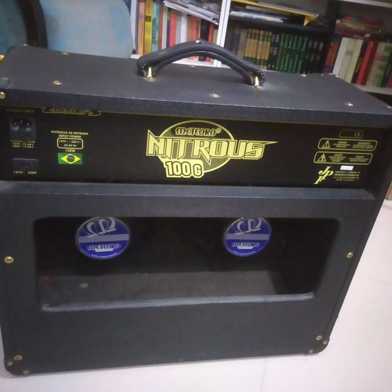 Amplificador Meteoro Nitrous 100W com Pedal Foot switch incluso - Foto 2
