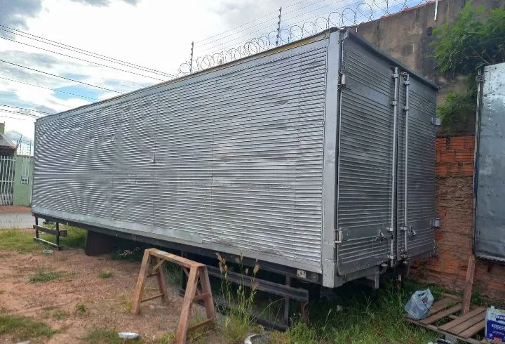 Baú truck 8.30 do mercedes