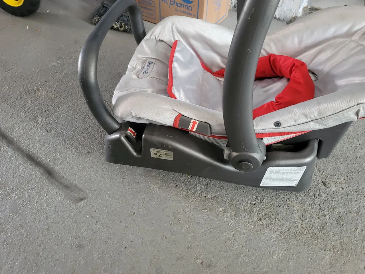 Bebê Conforto Burigotto - Usada com suporte veicular em ótimo estado