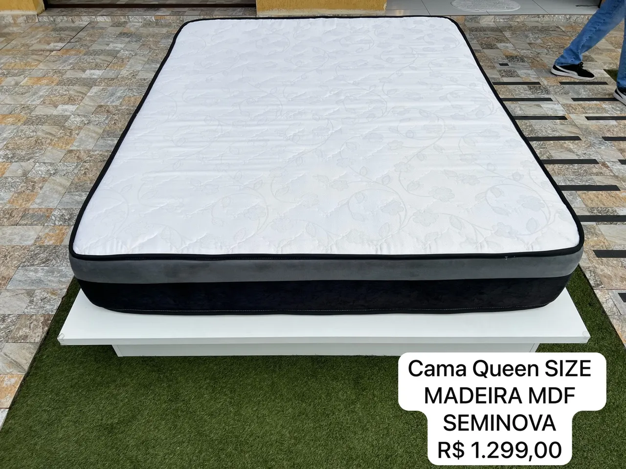 Cama Queen Size Madeira MDF Semi-nova