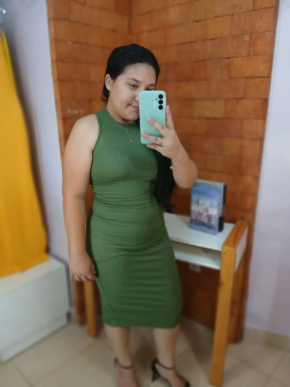 Vestido verde canelado