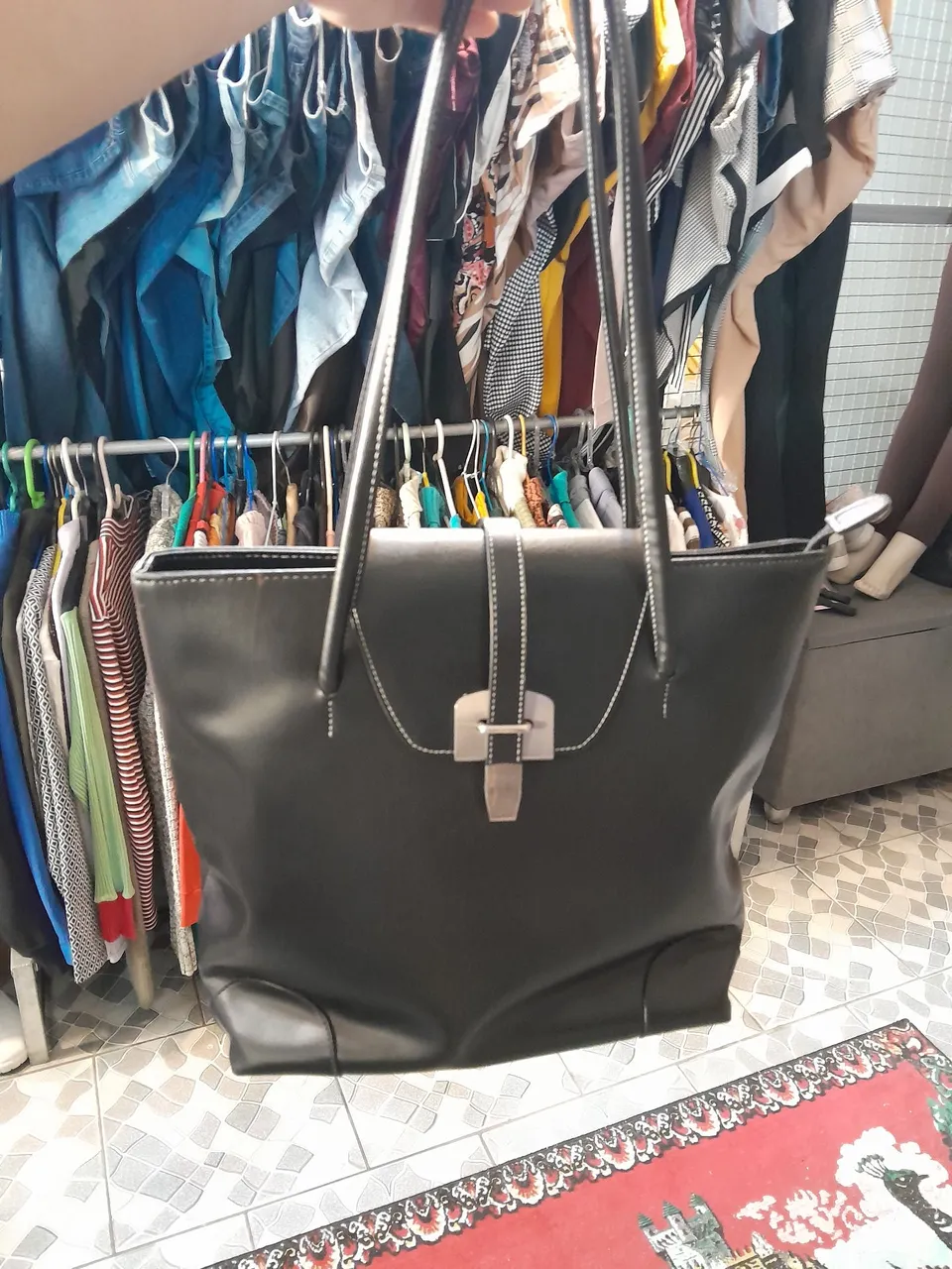 Bolsa de Ombro Elegante em Couro Sintético
