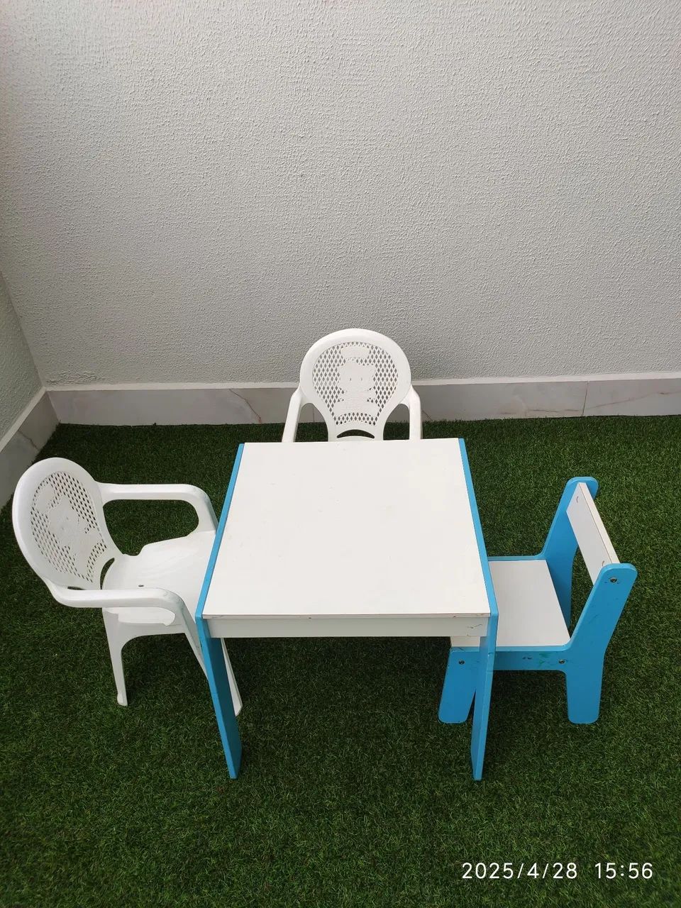 Mesa e Cadeiras Infantil - Branco e Azul