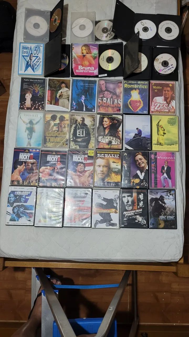 LOTE DE DVDs  de filmes e shows variados - Foto 3