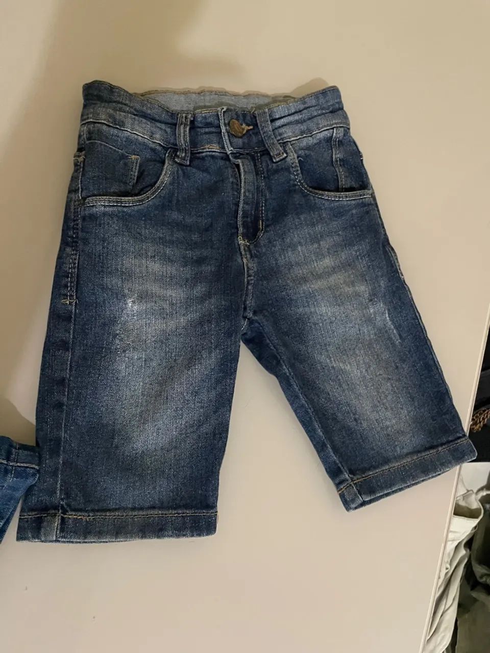 Lotes de Shorts Jeans Infantis TAM 4 anos  - Foto 2