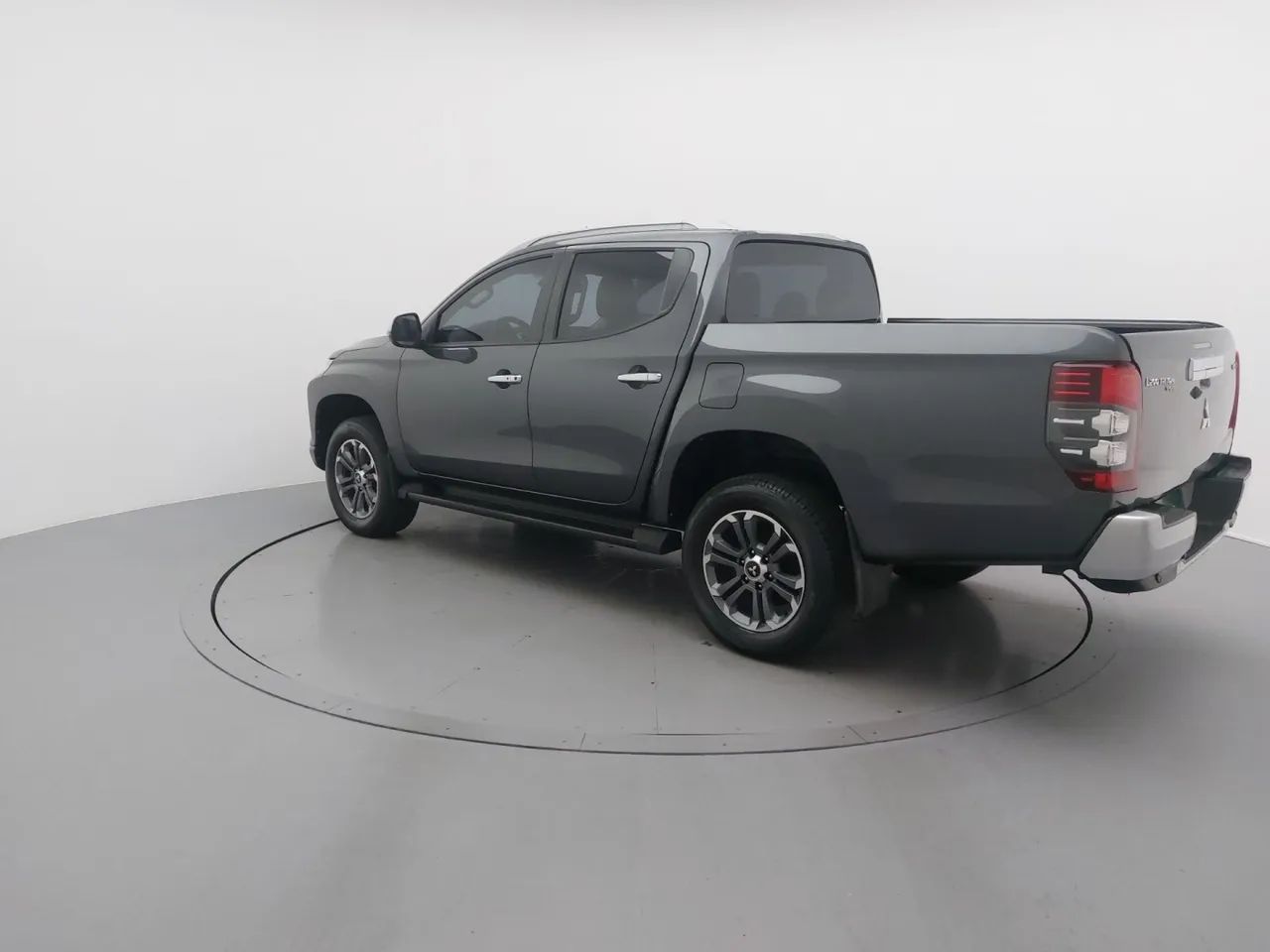 Mitsubishi L200 triton 2022 2.4 16v turbo diesel sport hpe-s cd 4p 4x4 automático - Foto 3