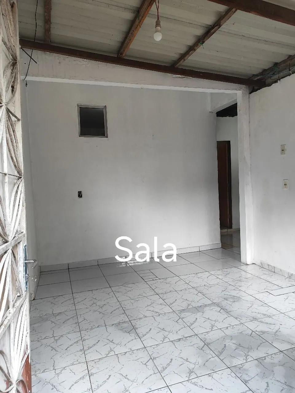 Alugo kitnet com 1 quarto não paga água e não paga luz