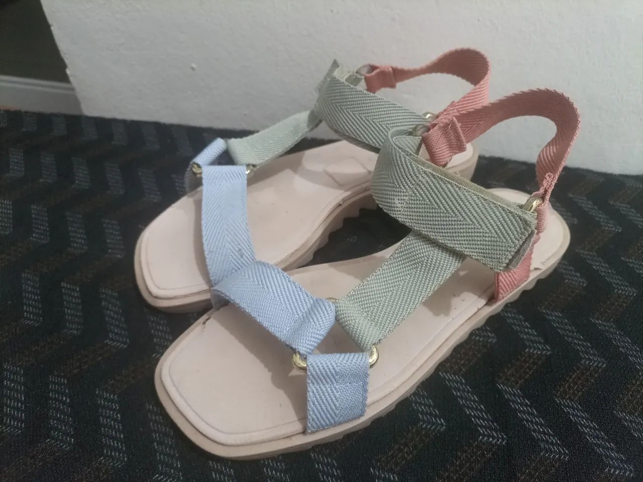 Sandália feminina colorida - Foto 2