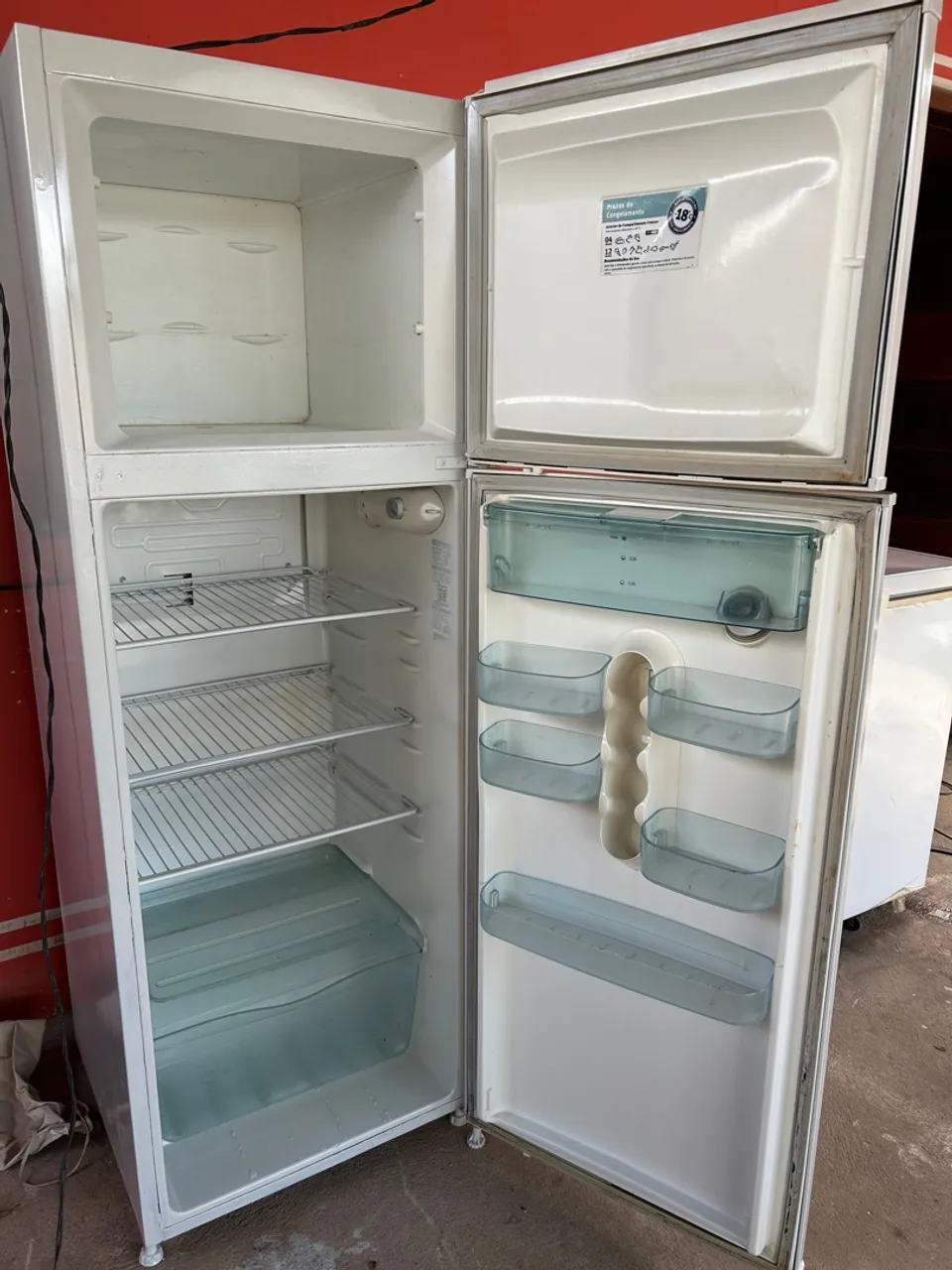 Vendo geladeira Electrolux pintada 