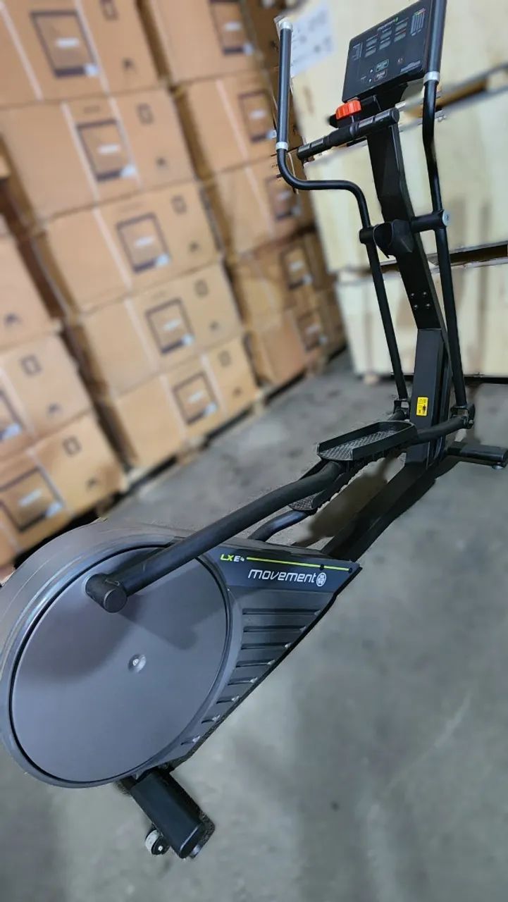 Elíptico Profissional LXE G4 Movement         ** EM ESTADO DE NOVO ** - Foto 2