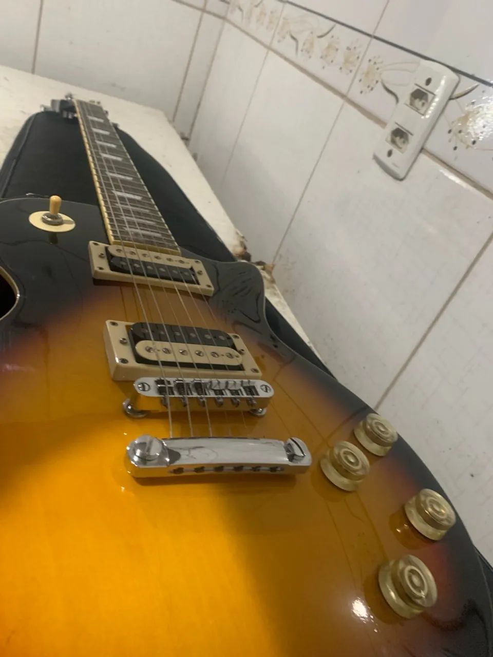 Guitarra les paul  - Foto 2