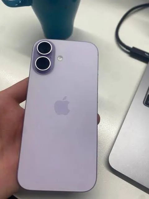 iPhone 17 lavanda 256gb um mês de uso 