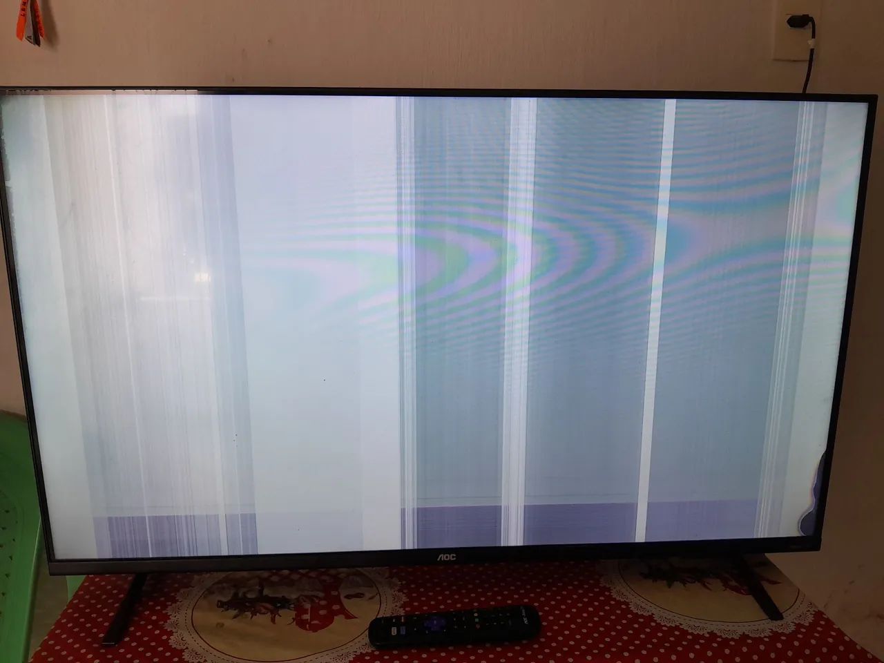Tv AOC tela com defeito pra consertar ou retirar peças 