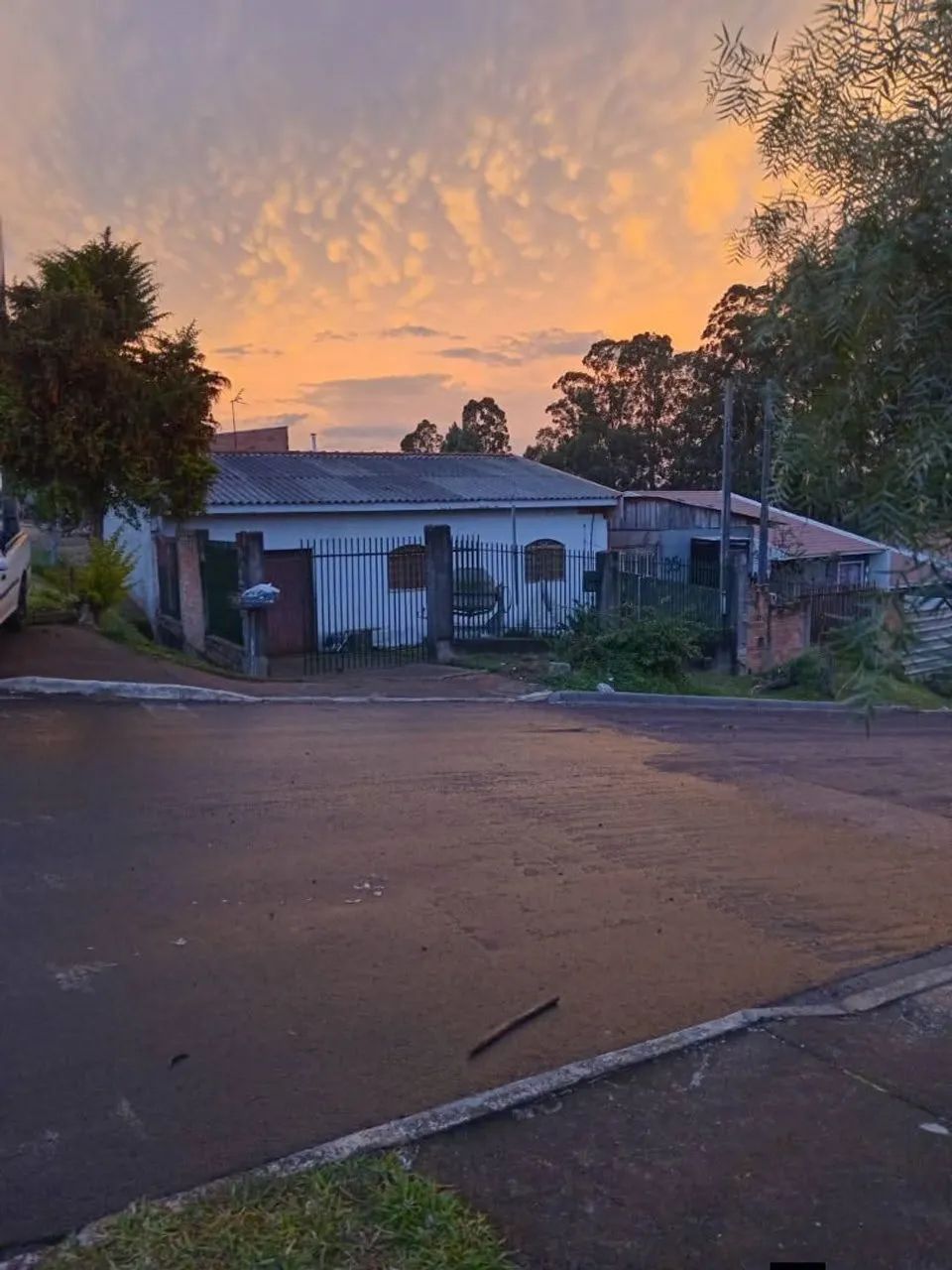 Casa com ponto comercial no mesmo terreno  - Foto 2