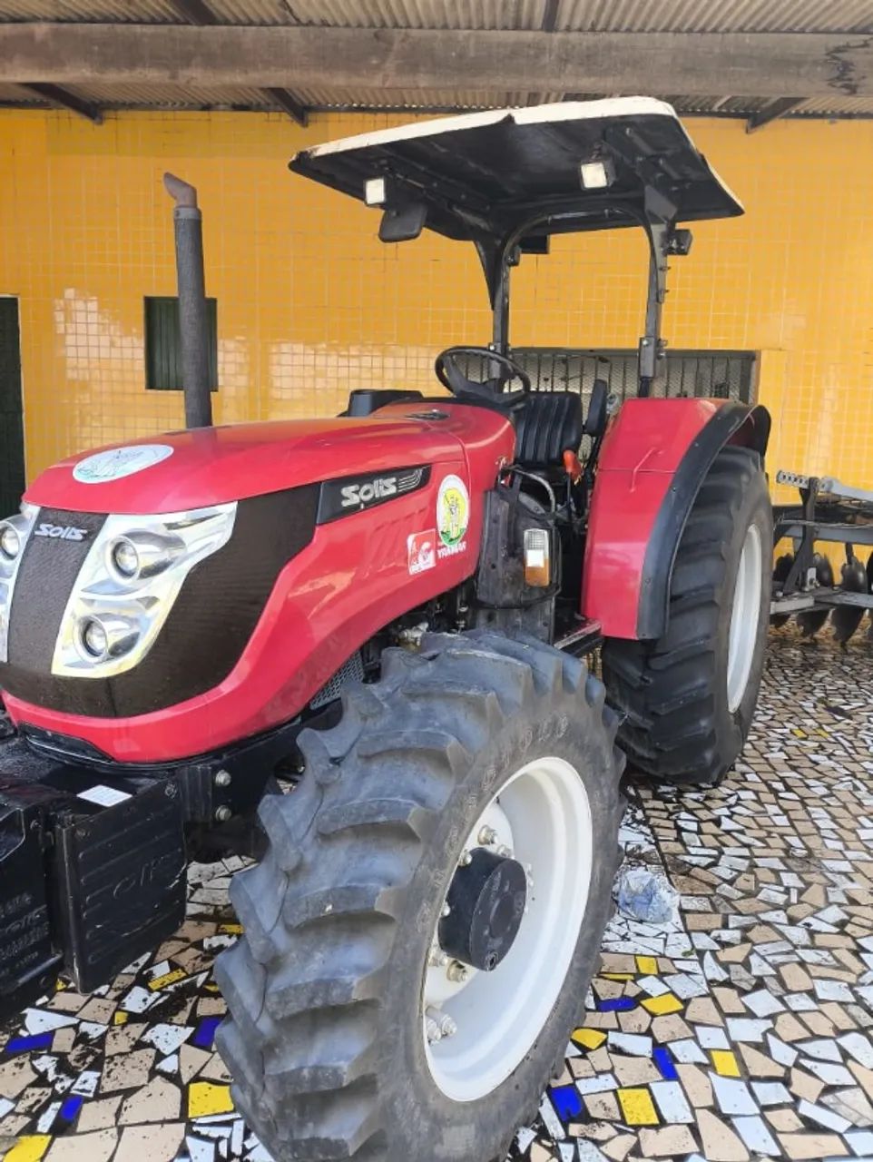TRATOR  75CV  + GRADE 14 Discos