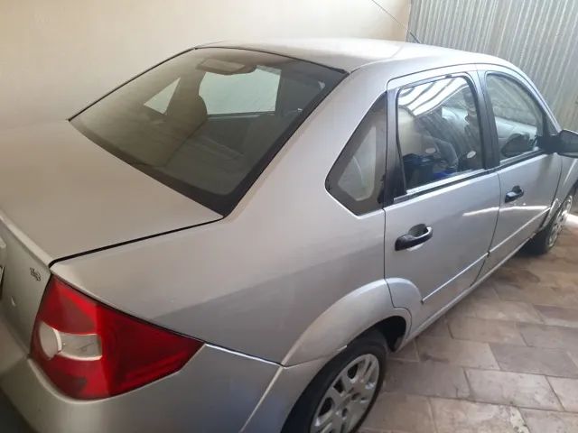 Ford Fiesta Fiesta Sed. 1.6 8V Flex 4p 2005