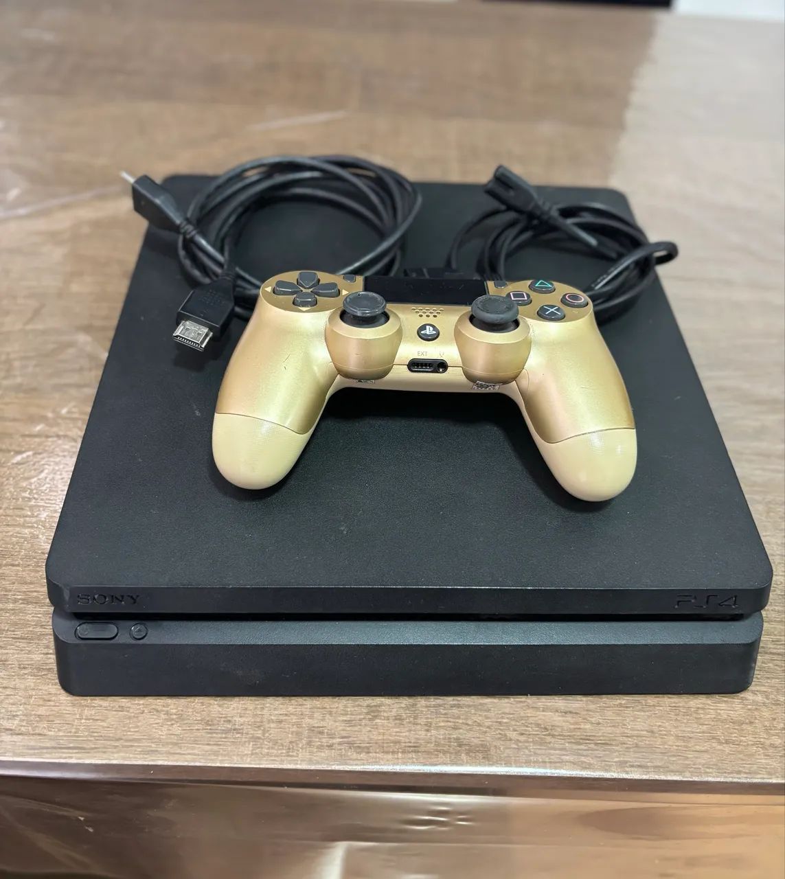 PlayStation 4 Slim 