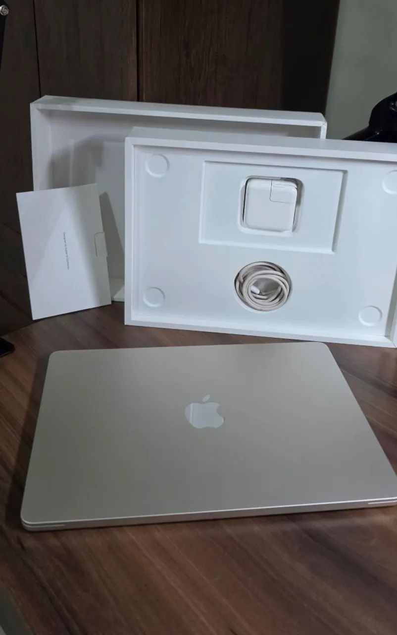 MacBook Air M2 13' StarLight - Novo na Caixa - Notebooks - Jardim