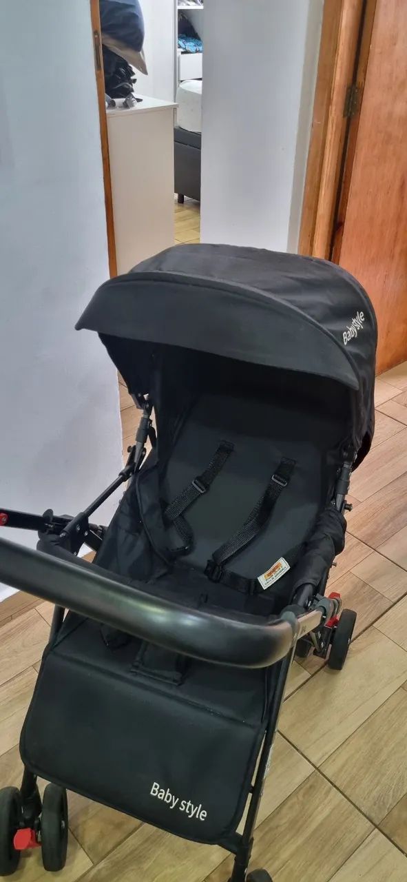 Carrinho de bebê com alça reversível  - Foto 2