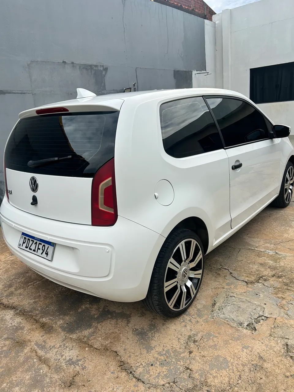 Volkswagen Up! 2015