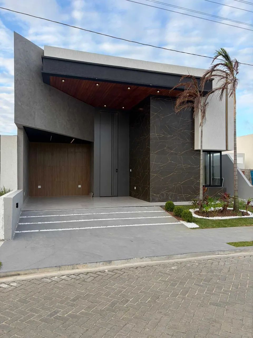Padang Beach Residence. [13512]