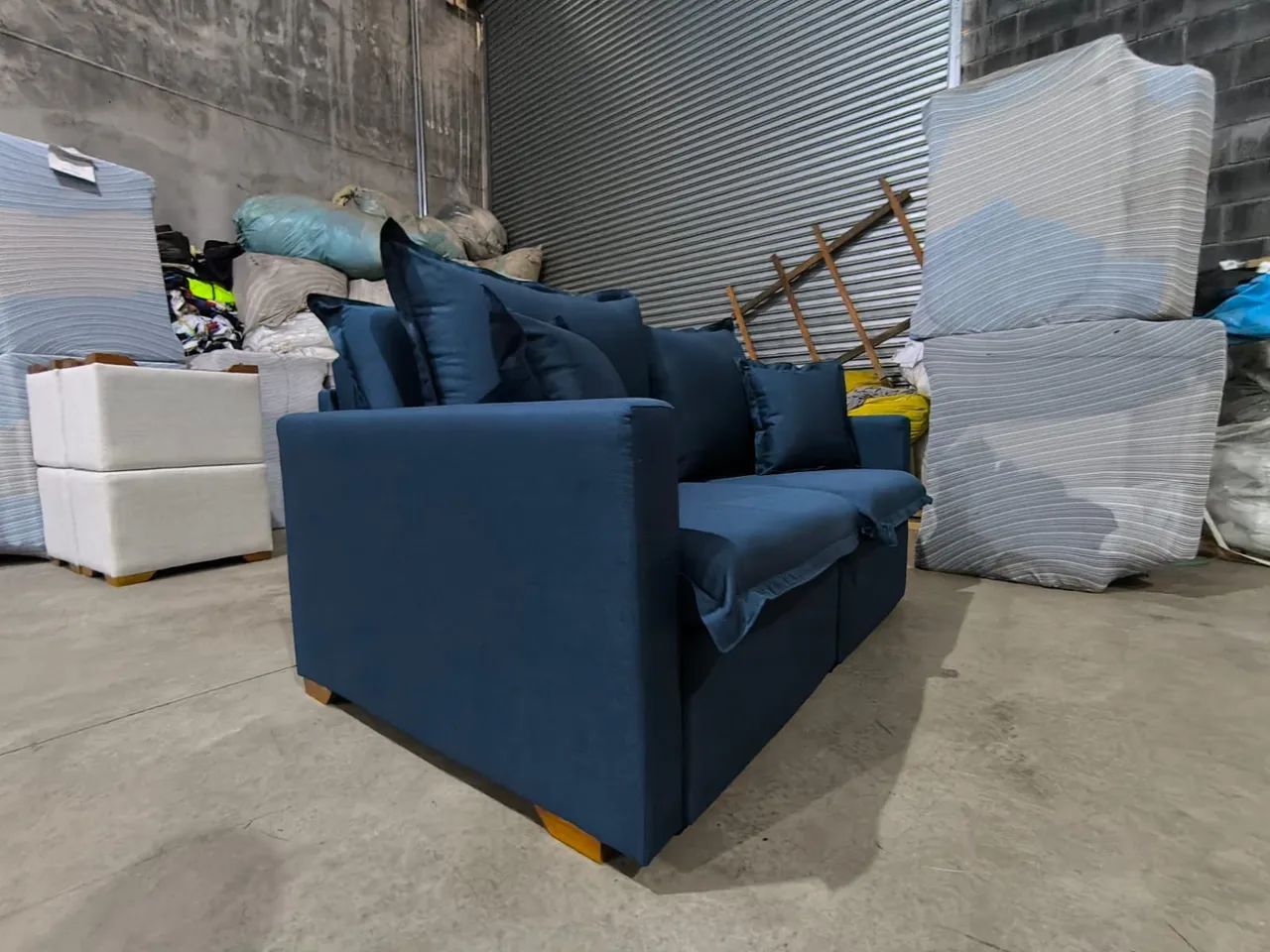 Sofá cama  zero caixa tecido linho azul dimensões 1.60x1.50 espuma D33 de qualidade  - Foto 5