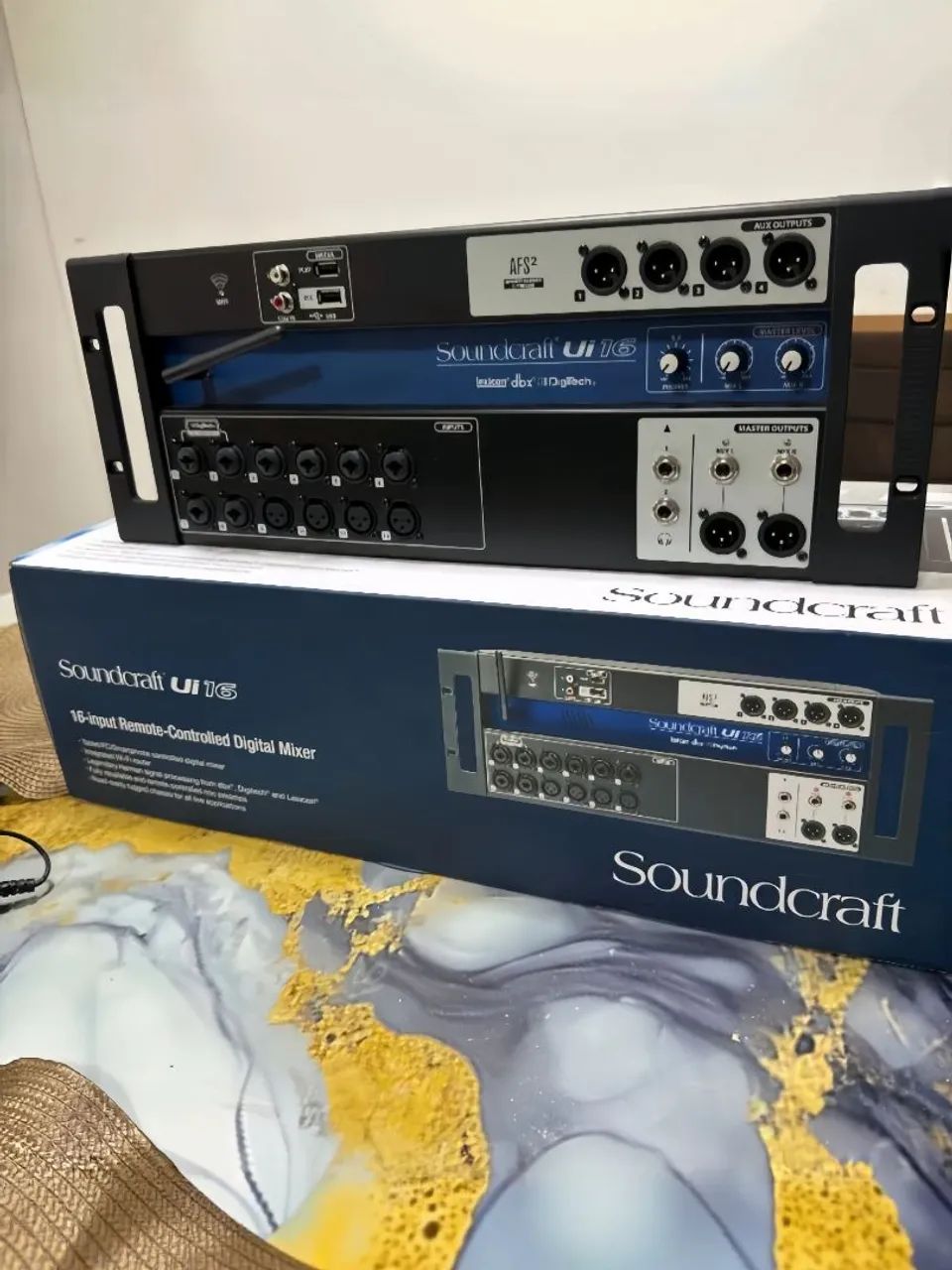 MESA SOUNDCRAFT UI16 Nova