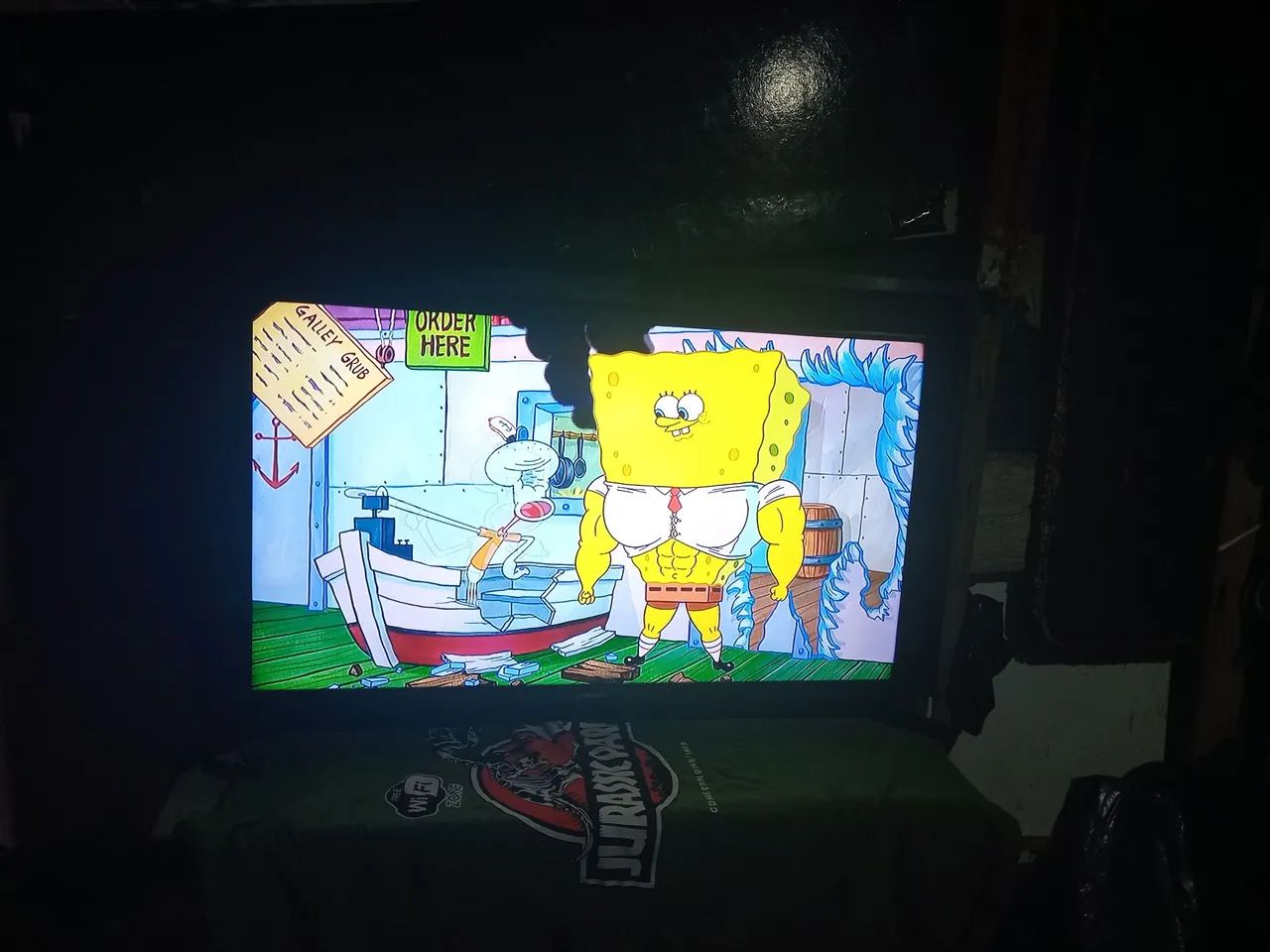 Tv smart 29 polegadas adaptada na moldura de 32 funcionando normal  - Foto 5