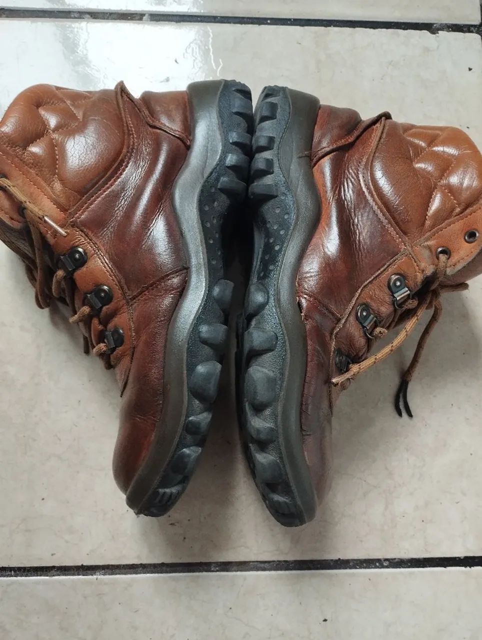 Bota de segurança original em couro legítimo número 42  - Foto 5