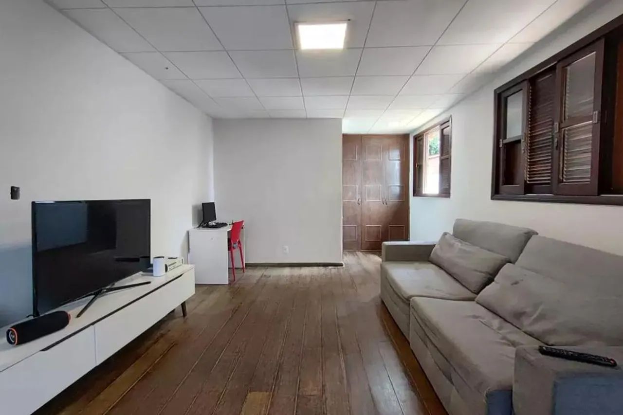 Casa à Venda - Nova Suíssa, 5 Quartos, 360 m2