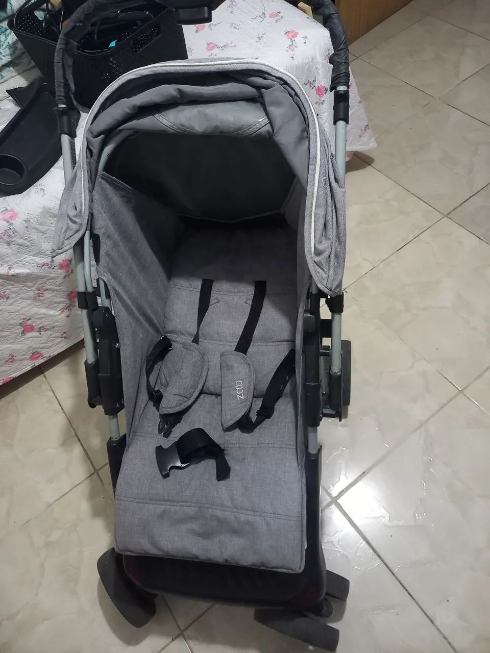 carrinho de bebê e bebê conforto 