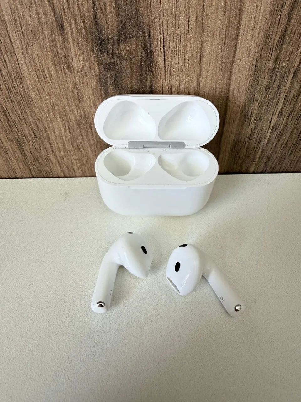 Apple AirPods 4