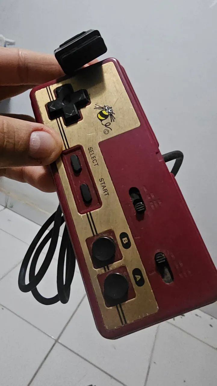 Controle de famicom (nintendinho) original Hori