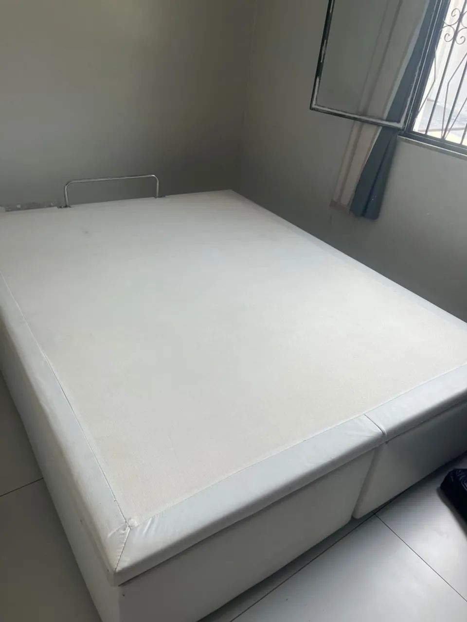 Box casal com baú 